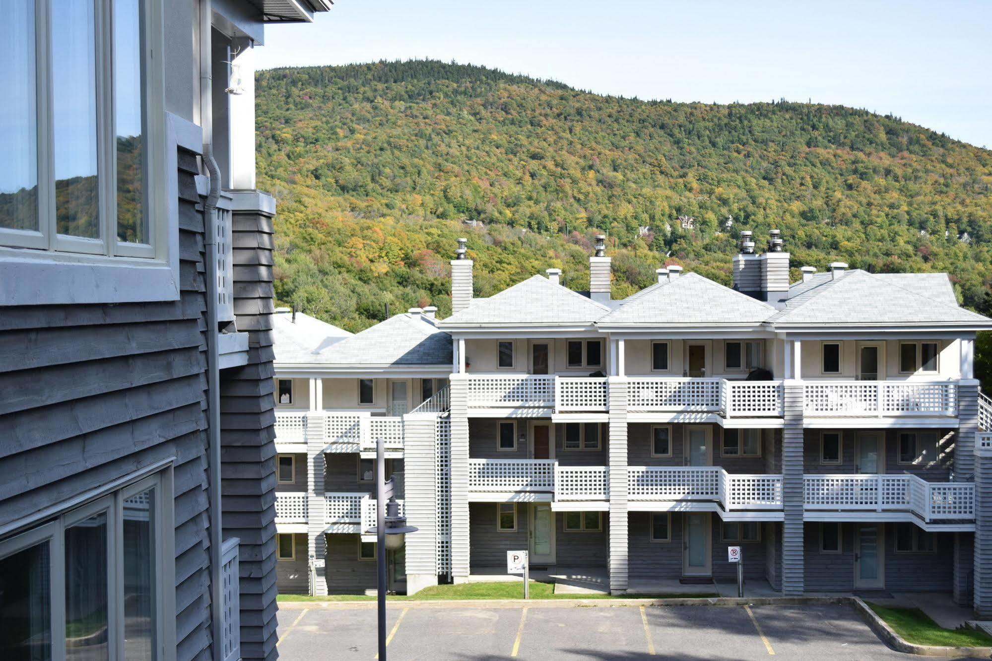 Condos Стоунхем Екстериор снимка